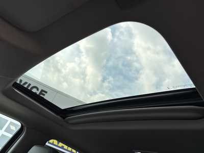 2021 GMC 3500 Crew Cab, $53000. Photo 7