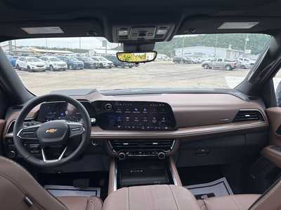 2025 Chevrolet Suburban, $89900. Photo 3