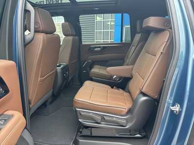 2025 Chevrolet Suburban, $89900. Photo 6
