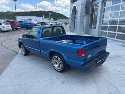 2000 Chevrolet S-10 Reg Cab, $4500. Photo 6