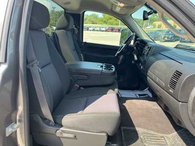 2012 Chevrolet 3500 Reg Cab, $19000. Photo 6