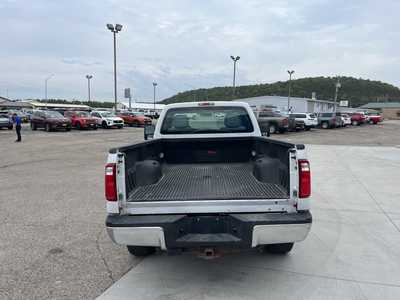 2016 Ford F250 Reg Cab, $22000. Photo 6