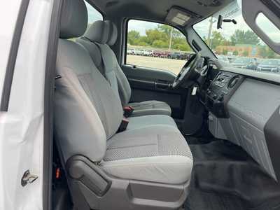 2016 Ford F250 Reg Cab, $22000. Photo 7