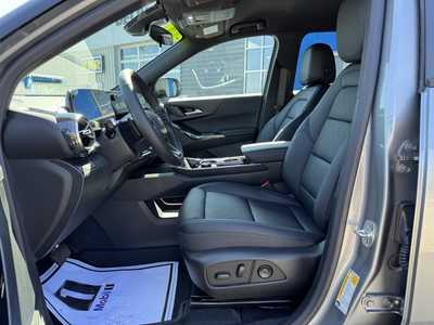 2026 Chevrolet Equinox, $36290. Photo 6