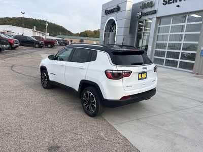 2022 Jeep Compass, $22900. Photo 12