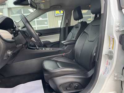 2022 Jeep Compass, $22900. Photo 2