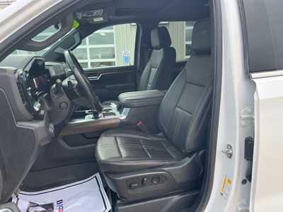 2024 Chevrolet 1500 Crew Cab, $52900. Photo 2