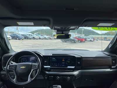 2024 Chevrolet 1500 Crew Cab, $52900. Photo 3