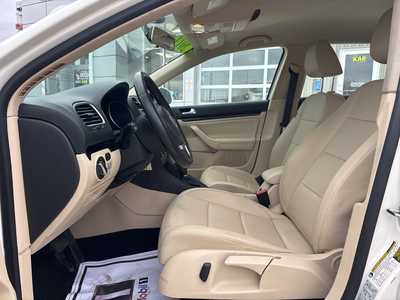 2013 Volkswagen Jetta, $9000. Photo 5