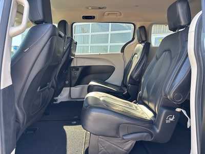 2020 Chrysler Pacifica, $19900. Photo 6
