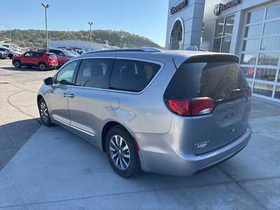 2020 Chrysler Pacifica, $19900. Photo 9