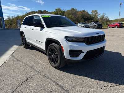 2024 Jeep Grand Cherokee, $32000. Photo 2