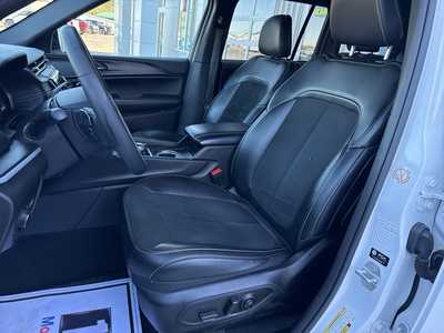 2024 Jeep Grand Cherokee, $32000. Photo 5