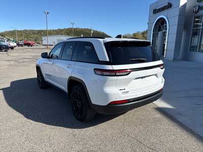 2024 Jeep Grand Cherokee, $32000. Photo 7