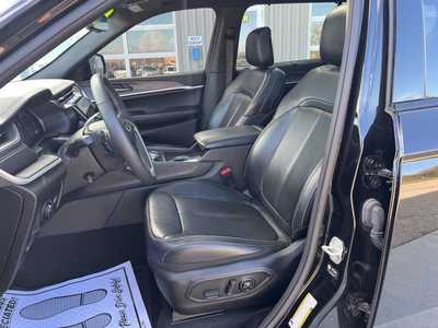 2024 Jeep Grand Cherokee L, $32900. Photo 2