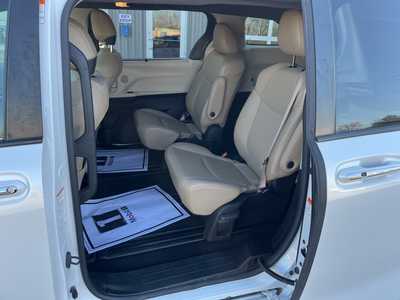 2022 Toyota Sienna, $42900. Photo 10