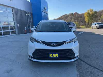 2022 Toyota Sienna, $42900. Photo 7