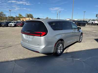 2026 Chrysler Pacifica, $46452. Photo 11