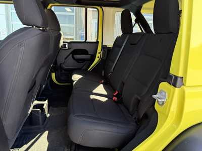 2022 Jeep Wrangler Unlimited, $42000. Photo 10