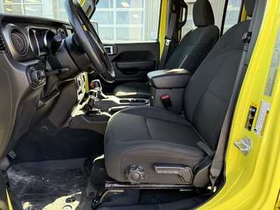 2022 Jeep Wrangler Unlimited, $42000. Photo 8