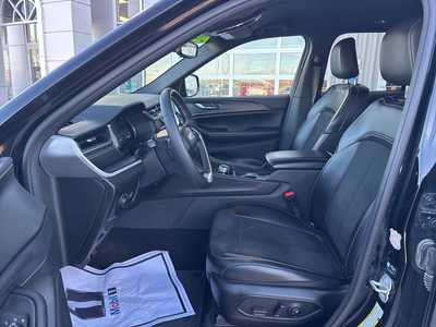 2024 Jeep Grand Cherokee, $32000. Photo 5
