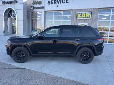 2024 Jeep Grand Cherokee, $32000. Photo 9