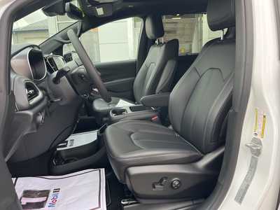 2026 Chrysler Pacifica, $49247. Photo 2