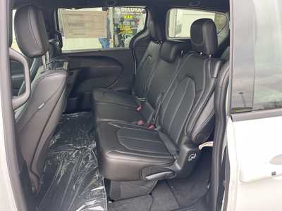 2026 Chrysler Pacifica, $49247. Photo 8