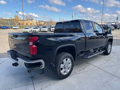2020 Chevrolet 2500 Crew Cab, $45000. Photo 5