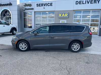 2021 Chrysler Pacifica, $21000. Photo 12