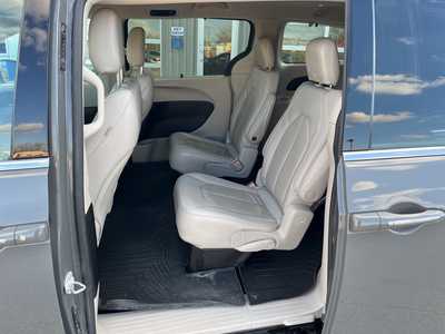 2021 Chrysler Pacifica, $21000. Photo 9