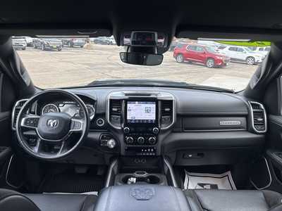 2022 RAM 1500 Crew Cab, $32000. Photo 3