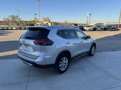 2020 Nissan Rogue, $15000. Photo 3