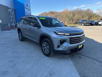2025 Chevrolet Traverse, $38000. Photo 2