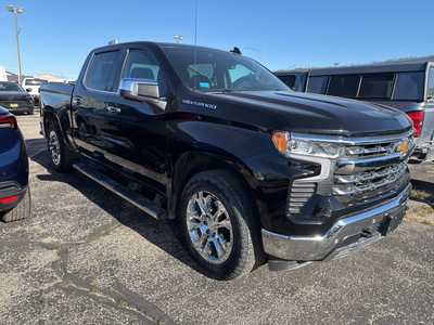 2023 Chevrolet 1500 Crew Cab, $44000. Photo 2