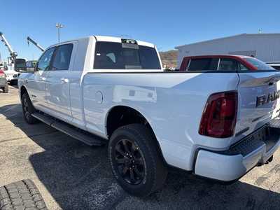 2026 RAM 3500 Crew Cab, $84100. Photo 4
