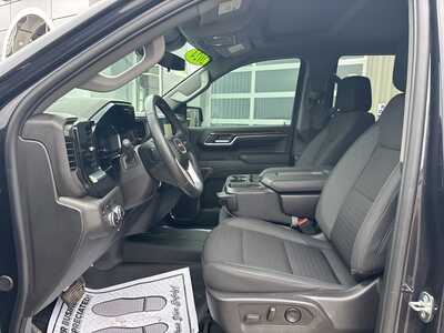 2024 GMC 1500 Crew Cab, $46000. Photo 6