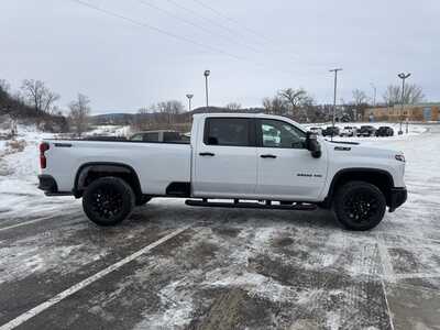 2026 Chevrolet 3500 Crew Cab, $68000. Photo 11