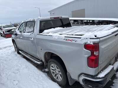 2022 Chevrolet 1500 Crew Cab, $36000. Photo 2