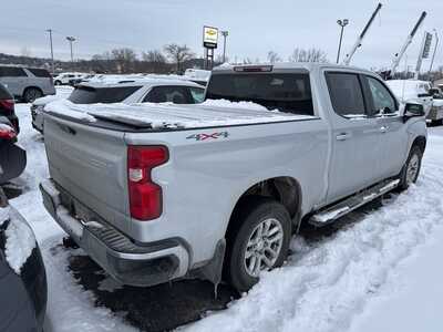 2022 Chevrolet 1500 Crew Cab, $36000. Photo 4