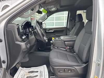 2022 Chevrolet 1500 Crew Cab, $35500. Photo 5