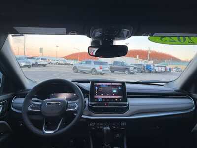 2025 Jeep Compass, $27900. Photo 3