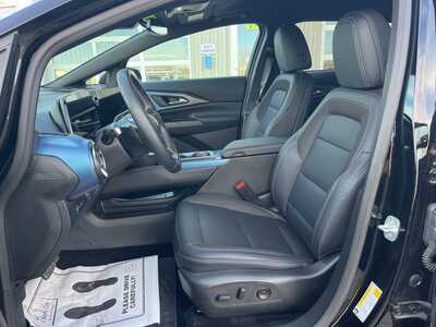 2025 Chevrolet Equinox, $25500. Photo 2