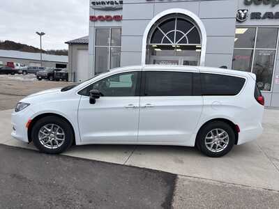 2026 Chrysler Voyager, $40150. Photo 9