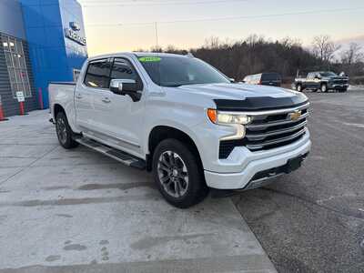 2025 Chevrolet 1500 Crew Cab, $59700. Photo 2