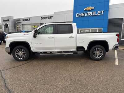 2026 Chevrolet 2500 Crew Cab, $77900. Photo 10