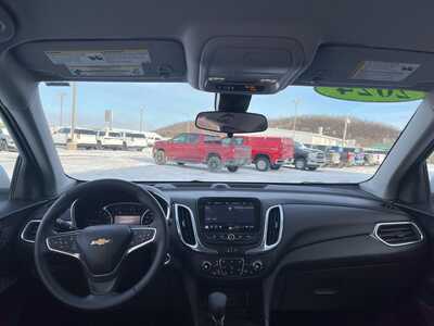 2024 Chevrolet Equinox, $22500. Photo 3