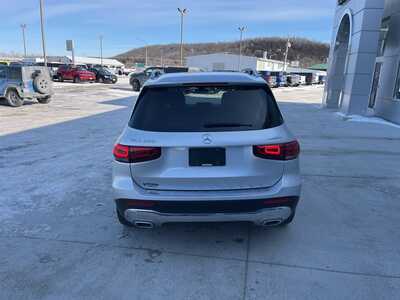 2020 Mercedes-Benz GLB-Class, $21900. Photo 9