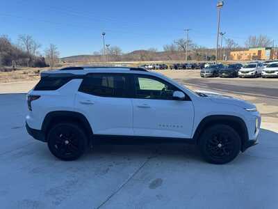 2025 Chevrolet Equinox, $28500. Photo 3