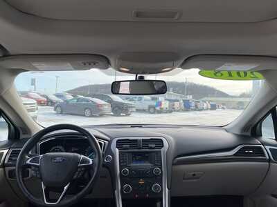 2018 Ford Fusion, $14900. Photo 3